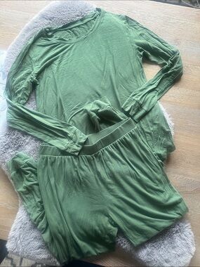 Kyte BABY Women's Two-Piece Long Sleeve / Jogger Pajama Set